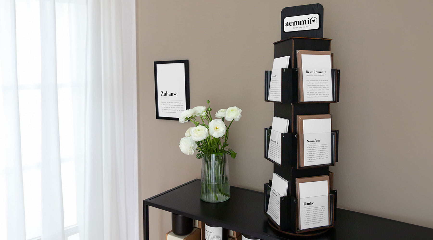 Neu in der aemmi-Familie: Unser schwarzer Thekenständer!