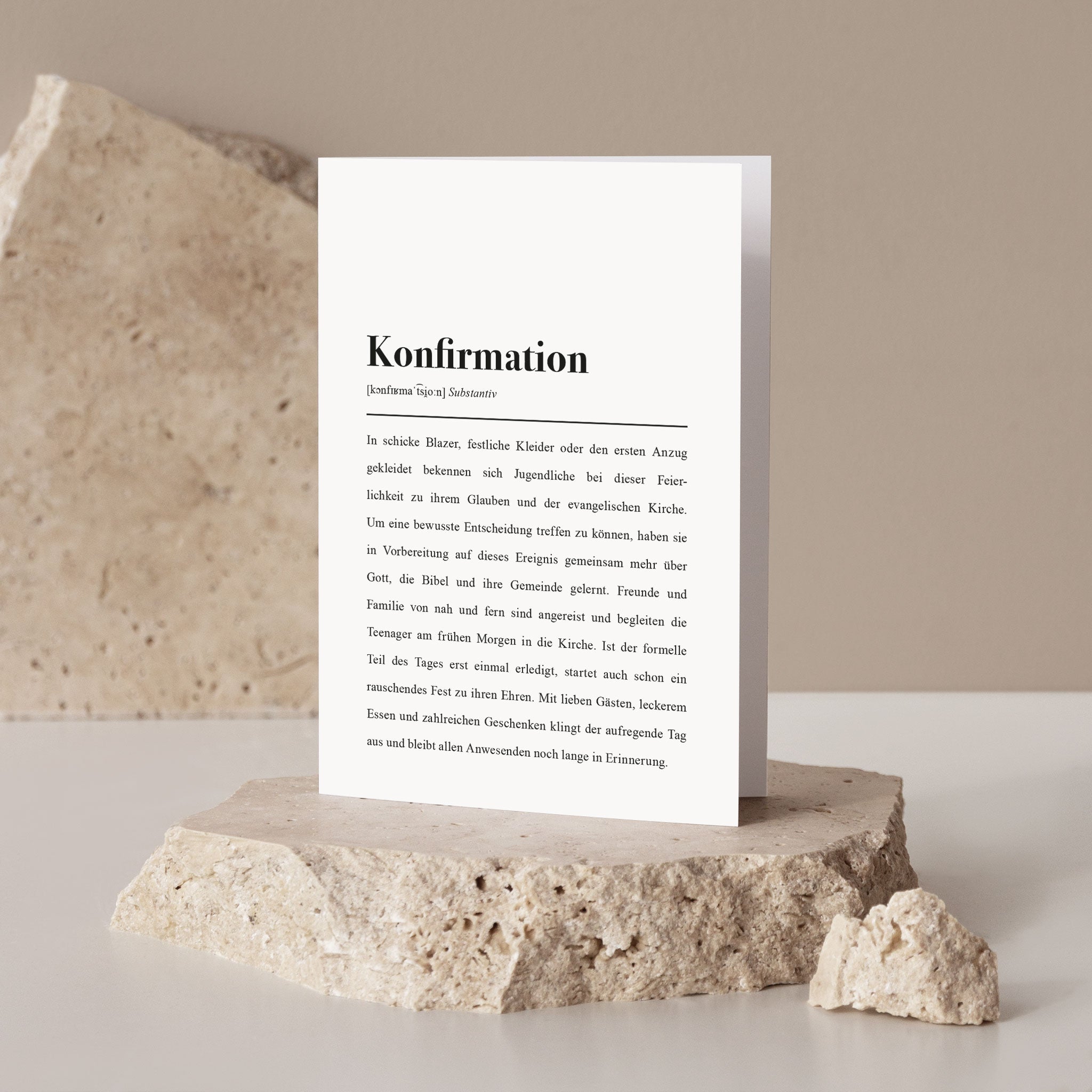Konfirmation, Substantiv: In schicke Blazer, festliche Kleider oder den ersten Anzug gekleidet bekennen sich Jugendliche bei dieser Feierlichkeit zu ihrem Glauben und der evangelischen Kirche