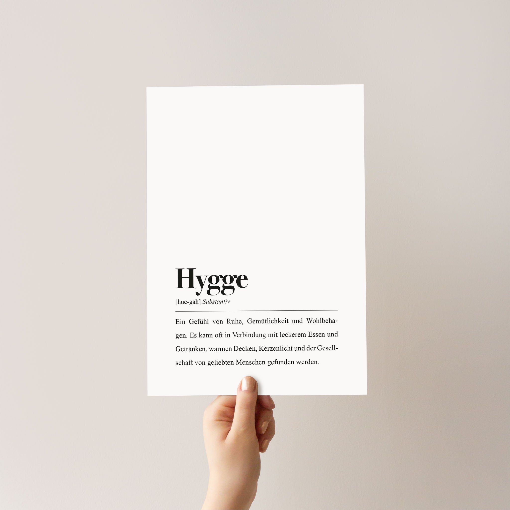 Kunstdruck mit Wortbedeutung des Wortes "Hygge" auf Deutsch in schwarz-weiß