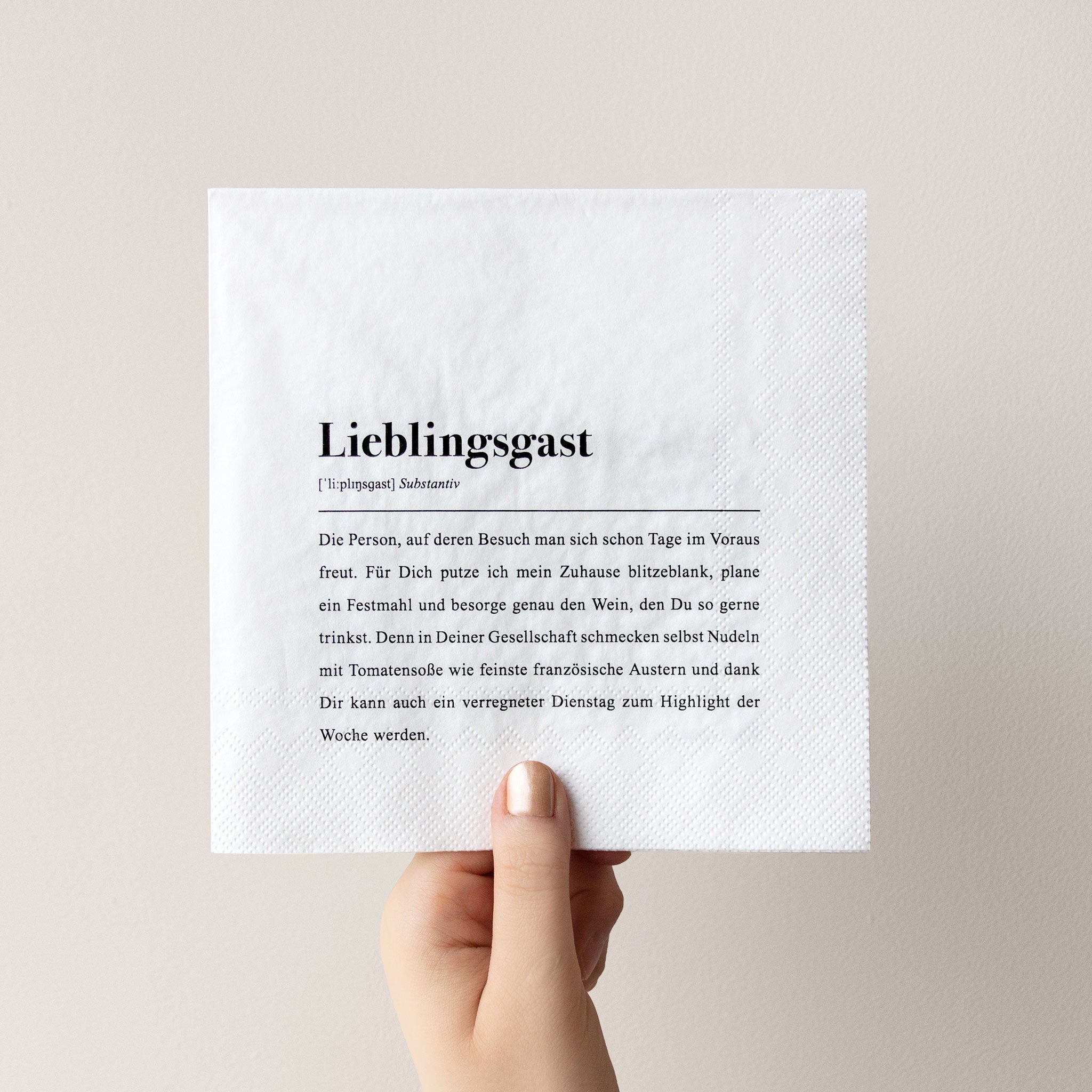 Witzige Servietten mit Spruch in schlichtem skandinavischen Look